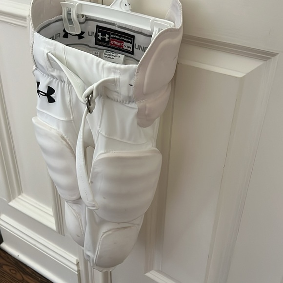 Under Armour football pants size ysm - Picture 4 of 5